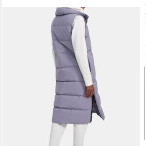 THEORY Snap-Button Puffer Vest in Twill